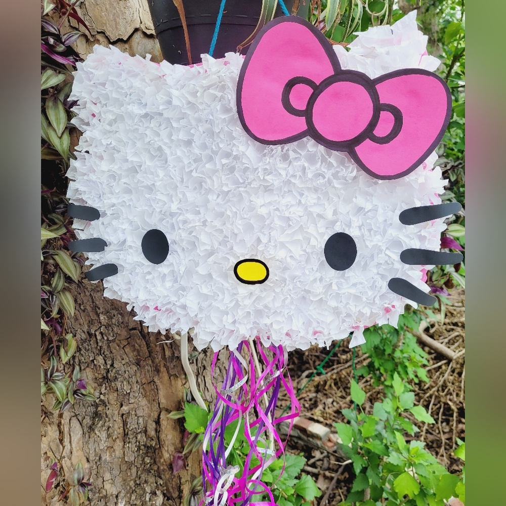 Handmade custom Hello kitty Traditional Mexican Piñata 🪅 Pull String